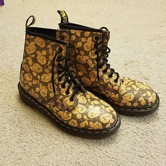 Dr. Martens Shoes - Dr. Martens 1460 8-Eye Boots